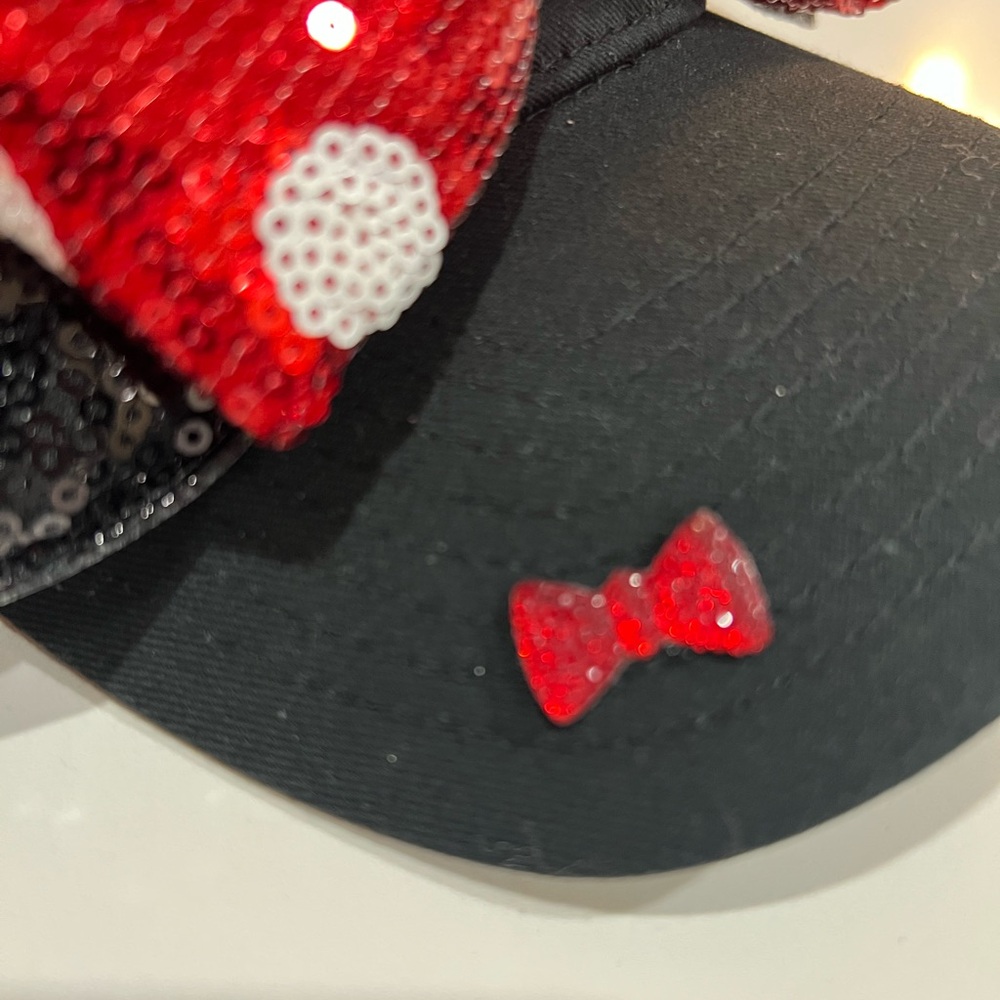 Minnie Mouse Visor - Picture 3 of 3